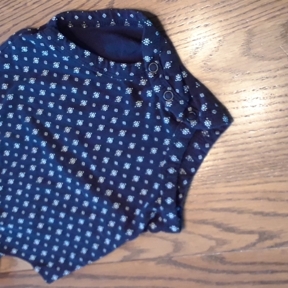 Size 9 months Carter's baby girls tank top onesie - Picture 7 of 9